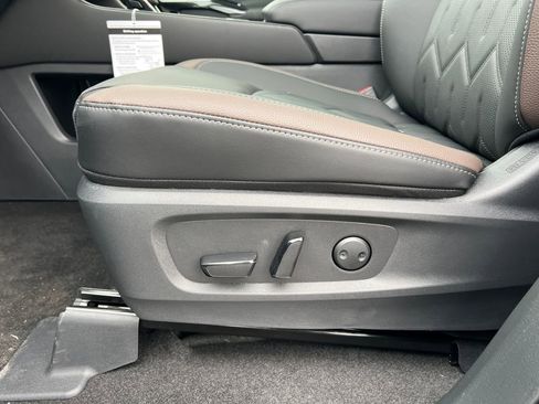 New 2026 Nissan Pathfinder Platinum image 12