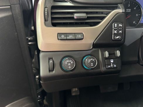 Used 2019 GMC Yukon Denali w/ Denali Ultimate Package AWD/4WD image 22