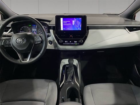 Used 2025 Toyota Corolla SE image 12