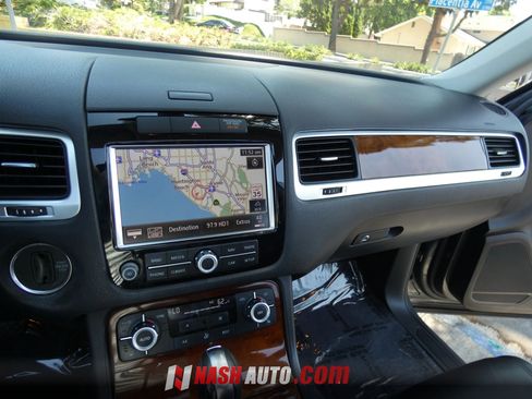 Used 2014 Volkswagen Touareg VR6 AWD/4WD image 51