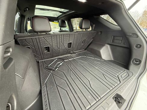 Used 2022 Chevrolet Equinox RS w/ RS Leather Package image 31