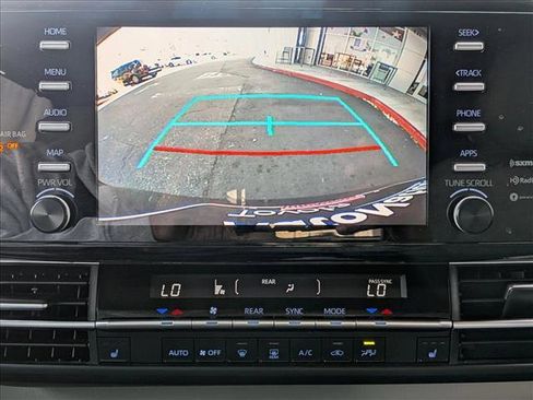 Used 2024 Toyota Sienna XLE FWD image 13