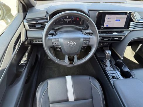 Used 2025 Toyota Camry SE image 24