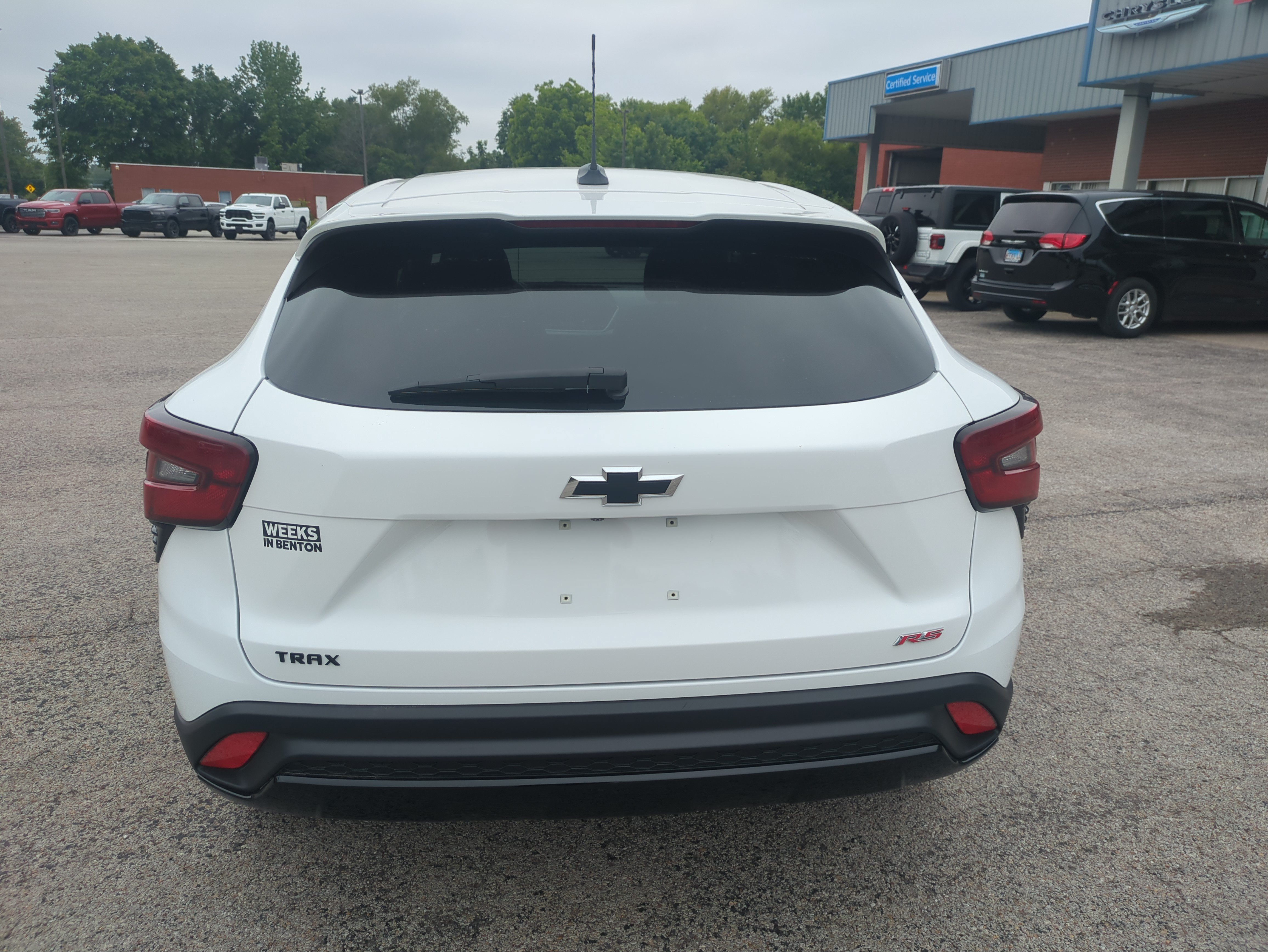 Used 2024 Chevrolet Trax RS w/ Driver Confidence Package FWD image 3