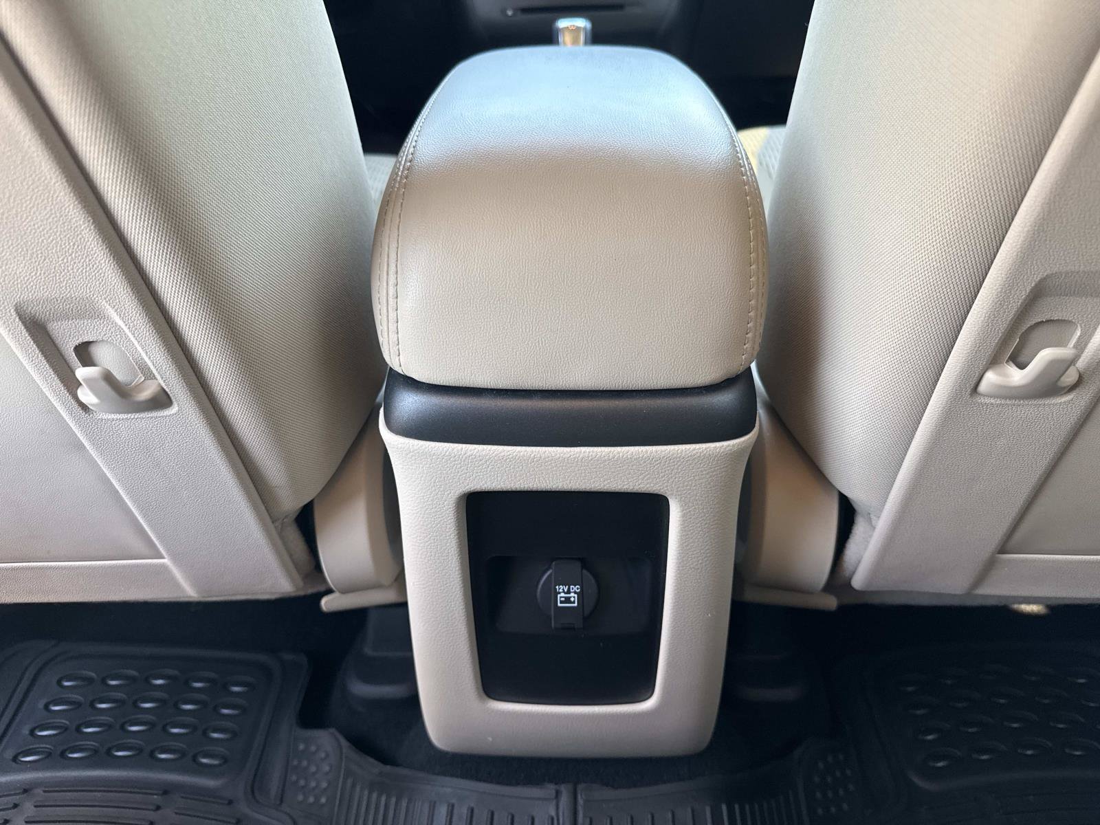 Used 2020 Dodge Journey SE w/ SE Popular Equipment Group FWD image 19
