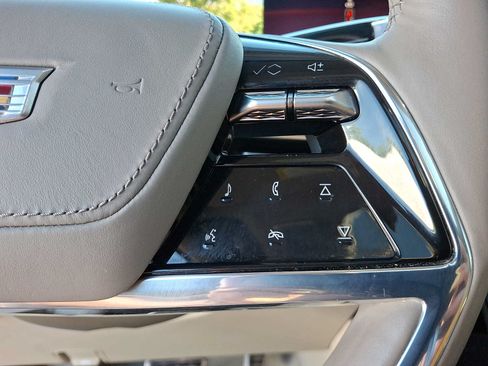 Used 2025 Cadillac Escalade Sport Platinum w/ LPO, Floor Liner Package AWD/4WD image 22