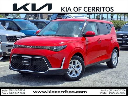Certified 2025 Kia Soul LX w/ LX Technology Package FWD image 1