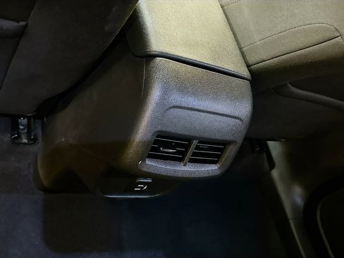 Used 2021 Chevrolet Equinox LT image 28