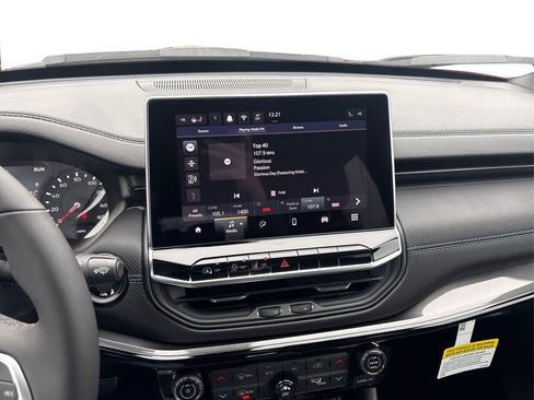 New 2026 Jeep Compass Latitude image 16