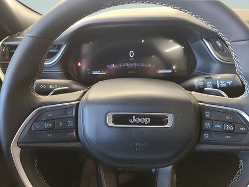 Certified 2024 Jeep Grand Cherokee L Limited w/ Luxury Tech Group II image 11