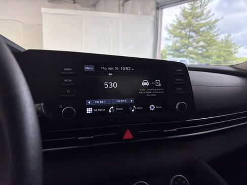 Used 2026 Hyundai Elantra SE FWD image 22