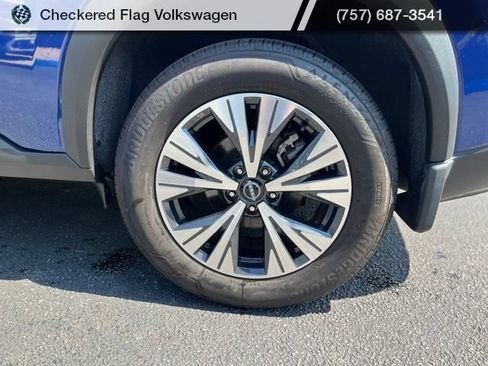 Used 2023 Nissan Rogue SV AWD/4WD image 7