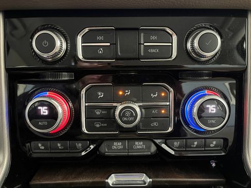 Used 2021 GMC Yukon Denali image 15