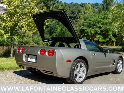 Used 1999 Chevrolet Corvette Coupe RWD image 20