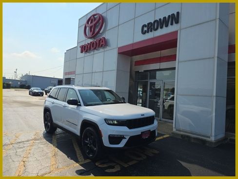 Used 2024 Jeep Grand Cherokee Limited w/ Luxury Tech Group II AWD/4WD image 1