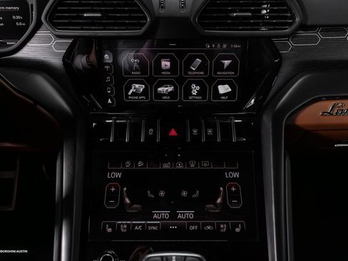 Used 2021 Lamborghini Urus image 26