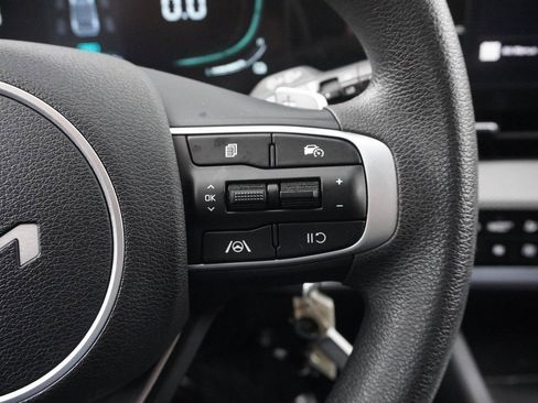 Used 2023 Kia Sportage LX image 41