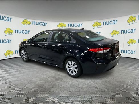 Certified 2022 Toyota Corolla LE image 3