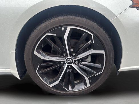 Used 2023 Nissan Altima 2.5 SR FWD image 19