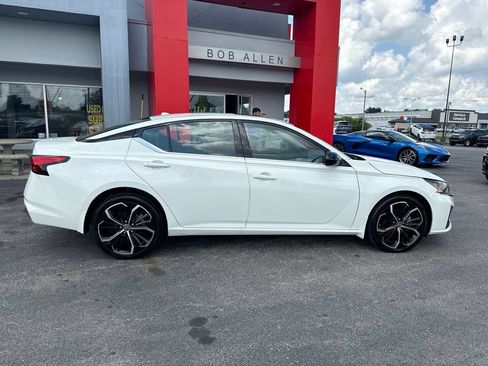 Used 2023 Nissan Altima 2.5 SR w/ SR Premium Package AWD/4WD image 14