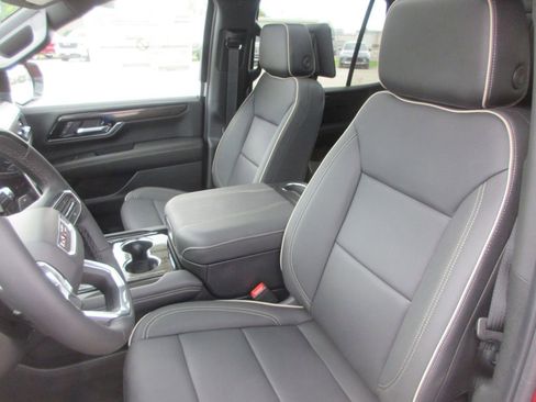 New 2026 GMC Yukon Elevation w/ Elevation Premium Package AWD/4WD image 11