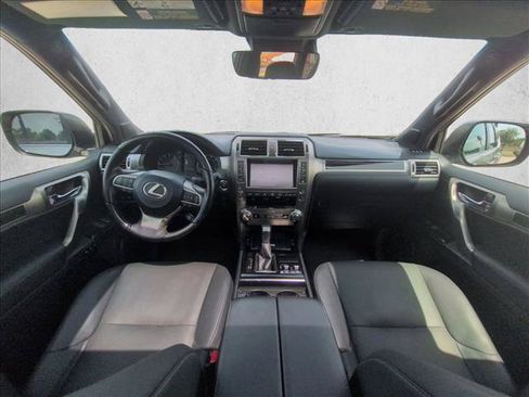 Used 2020 Lexus GX 460 Premium w/ Premium Package AWD/4WD image 16
