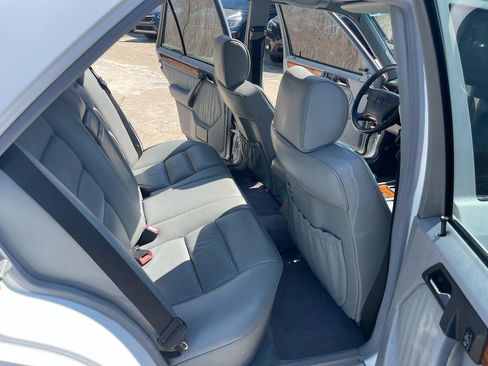 Used 1992 Mercedes-Benz 300 E 3.0 image 19