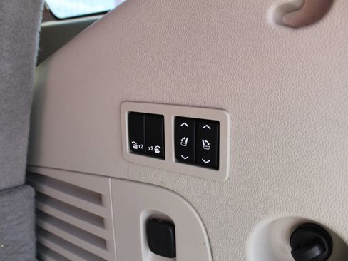 Used 2019 Cadillac Escalade Premium Luxury image 13