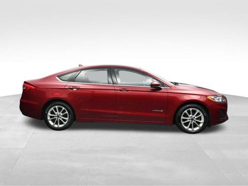 Used 2019 Ford Fusion SE FWD image 6