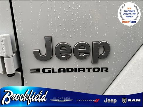 Used 2023 Jeep Gladiator Overland image 10