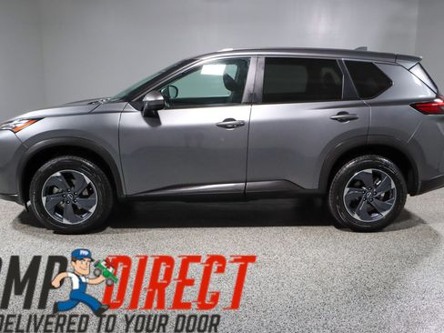 Used 2024 Nissan Rogue SV FWD image 10