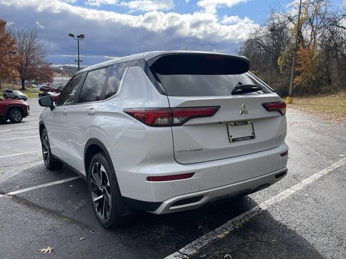 Used 2024 Mitsubishi Outlander SE image 5