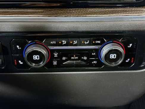 Used 2025 Chevrolet Silverado 1500 LT image 16