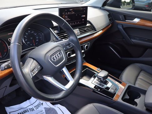 Used 2023 Audi Q5 2.0T Premium w/ Convenience Package AWD/4WD image 9