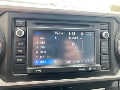 Used 2016 Toyota Tacoma SR5 w/ SR5 Appearance Package (SN) image 33