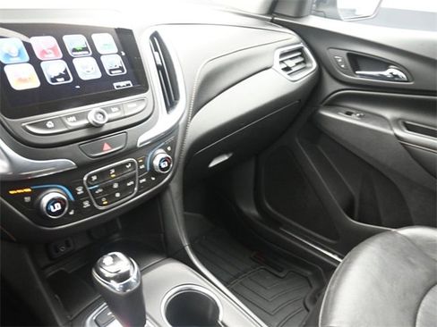 Used 2018 Chevrolet Equinox Premier image 30