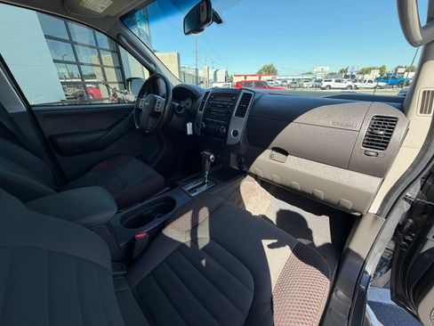 Used 2011 Nissan Frontier PRO-4X AWD/4WD image 15