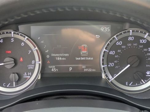 Used 2023 Toyota Highlander XLE image 22