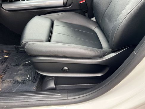 Used 2025 Mercedes-Benz GLA 250 4MATIC image 23