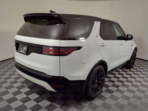 Used 2025 Land Rover Discovery Dynamic SE image 7