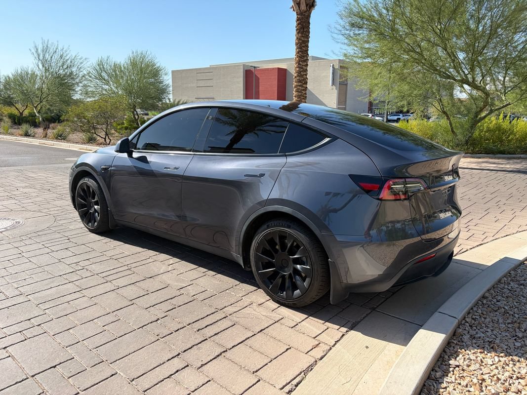 Used 2021 Tesla Model Y 2WD image 4