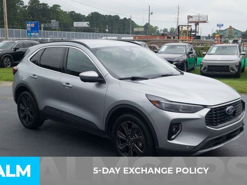 Used 2023 Ford Escape Platinum image 4