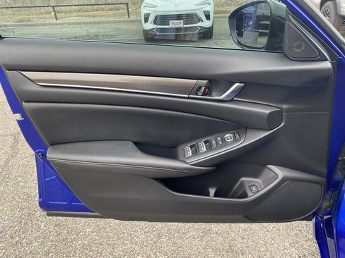 Used 2022 Honda Accord Sport image 11