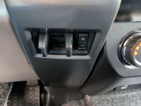 Used 2020 Ford F250 XLT w/ Snow Plow Prep Package image 27