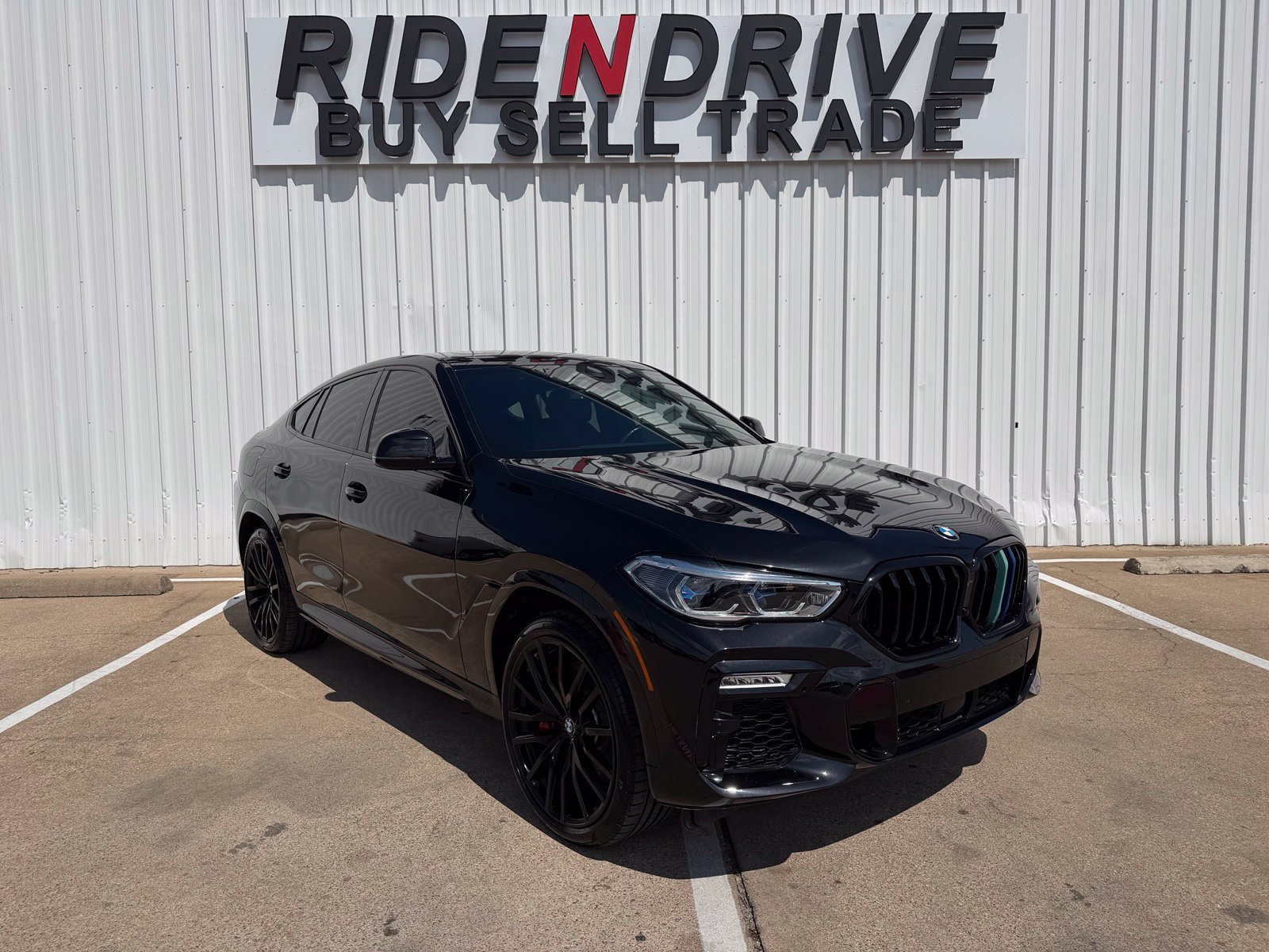 Used 2021 BMW X6 M50i w/ Executive Package AWD/4WD image 10