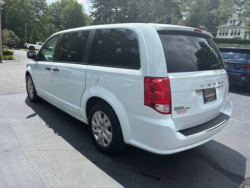 Used 2019 Dodge Grand Caravan SE FWD image 7