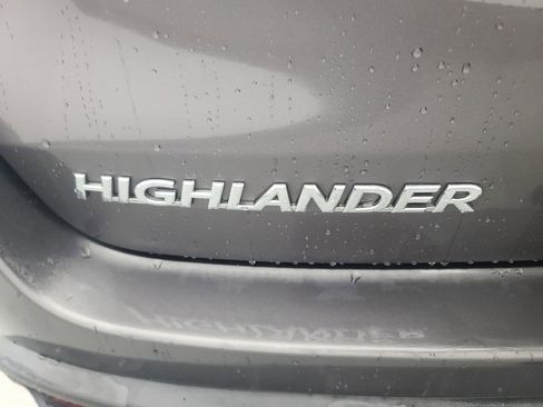 Used 2015 Toyota Highlander XLE FWD image 11