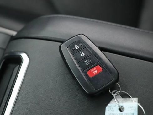 Used 2022 Toyota Highlander Platinum image 21