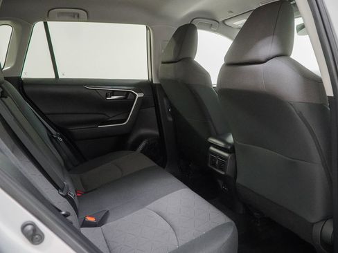 Used 2024 Toyota RAV4 XLE AWD/4WD image 40
