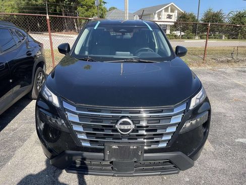 Used 2025 Nissan Rogue SV AWD/4WD image 2